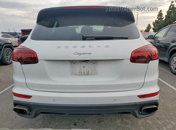 WP1AA2A2XJKA05577 2018 PORSCHE CAYENNE White Front interior view