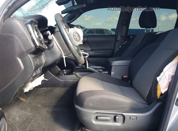 3TMAZ5CN0NM169048 2022 TOYOTA LE Серебряный Вид панели приборов