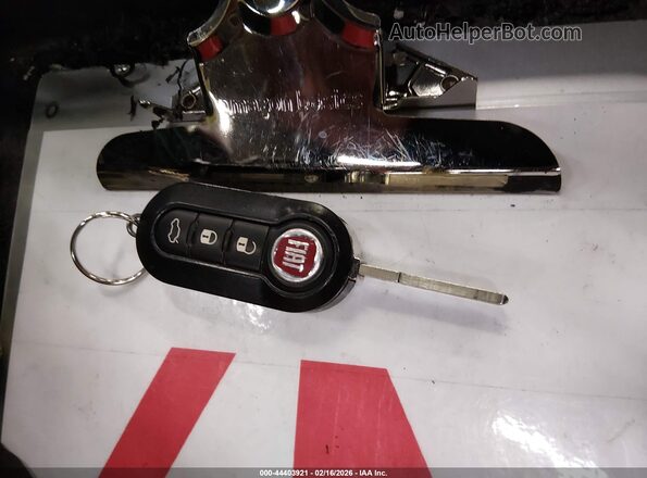 3C3CFFAR2GT170499 2016 FIAT 500 Серый Вид панели приборов