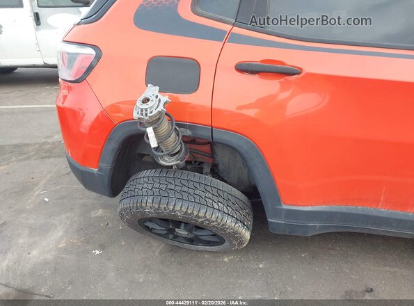 3C4NJCAB3JT124210 2018 JEEP COMPASS Orange 