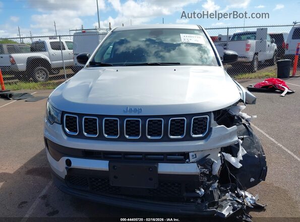 3C4NJDAN1ST588873 2025 JEEP COMPASS Серебряный Вид задней части салона