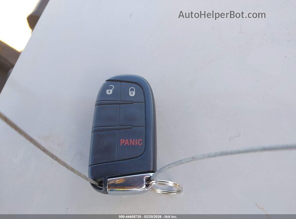 3C4NJDAN1ST588873 2025 JEEP COMPASS Серебряный Вид панели приборов