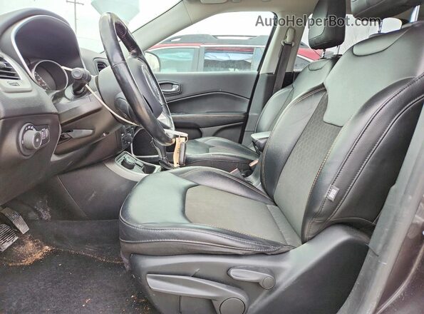 3C4NJDBB0KT789278 2019 JEEP COMPASS Gray Вид салону спереду