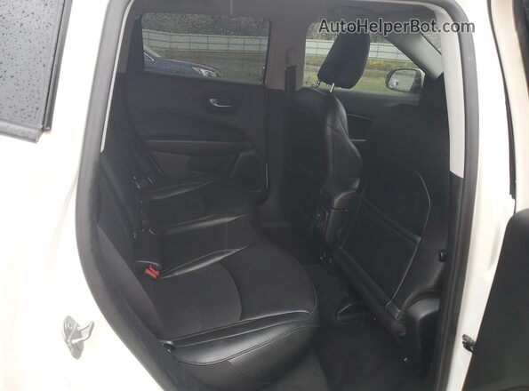 3C4NJDBB2KT695998 2019 JEEP COMPASS White Սալոնի հետևի տեսք