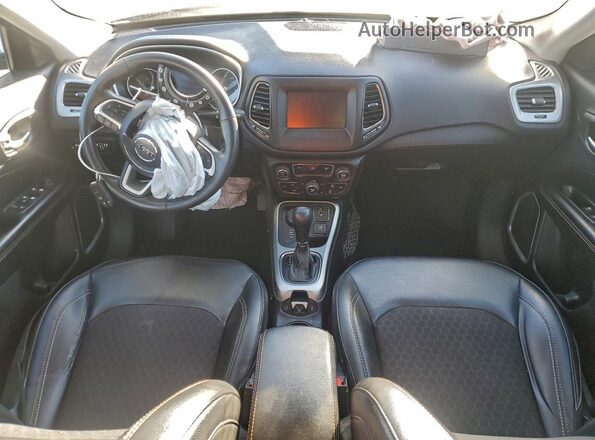 3C4NJDBB3KT645918 2019 JEEP COMPASS Blue Widok deski rozdzielczej