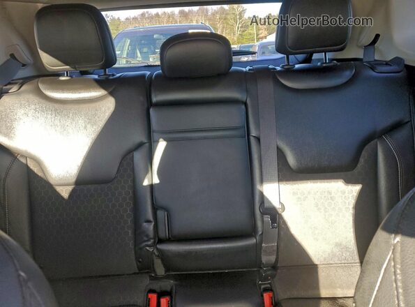 3C4NJDBB3KT645918 2019 JEEP COMPASS Blue Widok tylnych siedzeń