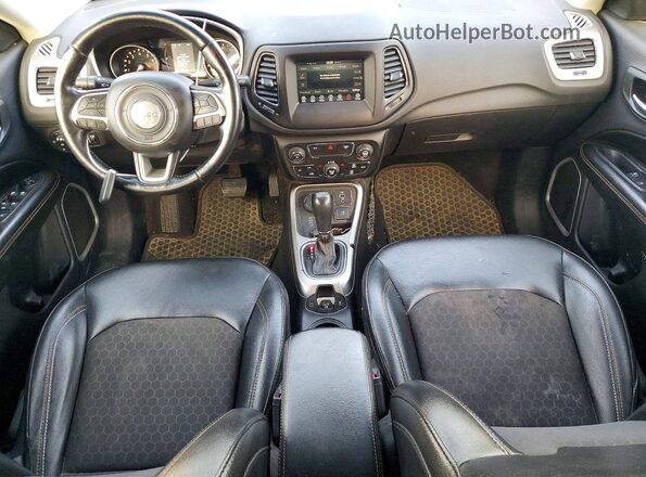 3C4NJDBB4LT131982 2020 JEEP COMPASS Угольный Вид панели приборов