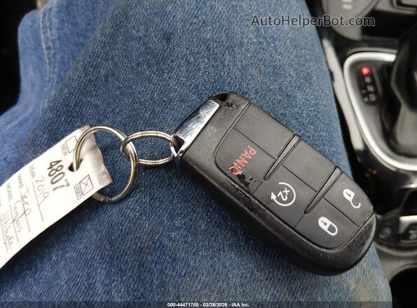3C4NJDBB6KT697575 2019 JEEP COMPASS Синий Вид панели приборов