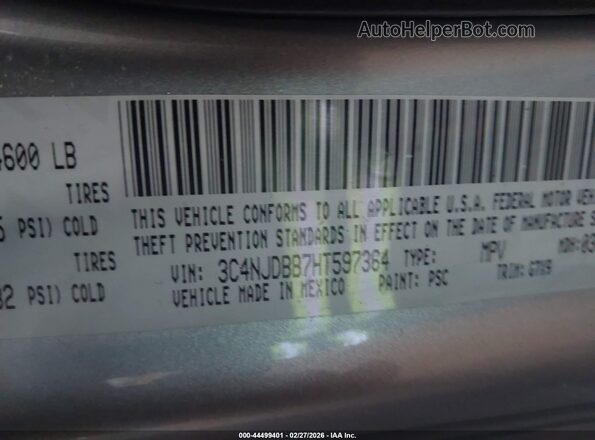 3C4NJDBB7HT597364 2017 JEEP NEW COMPASS Silver Widok komory silnika