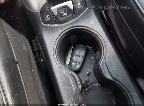 3C4NJDBB7HT597364 2017 JEEP NEW COMPASS Silver Widok deski rozdzielczej