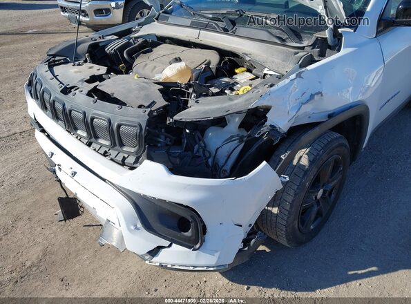 3C4NJDBB8NT219582 2022 JEEP COMPASS White Widok z przodu