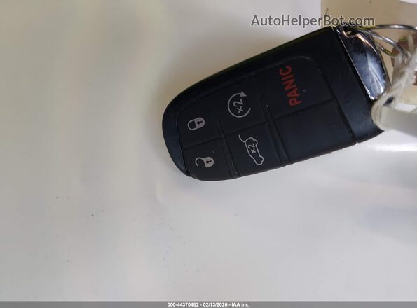 3C4NJDBN0PT504225 2023 JEEP COMPASS Серый Вид панели приборов