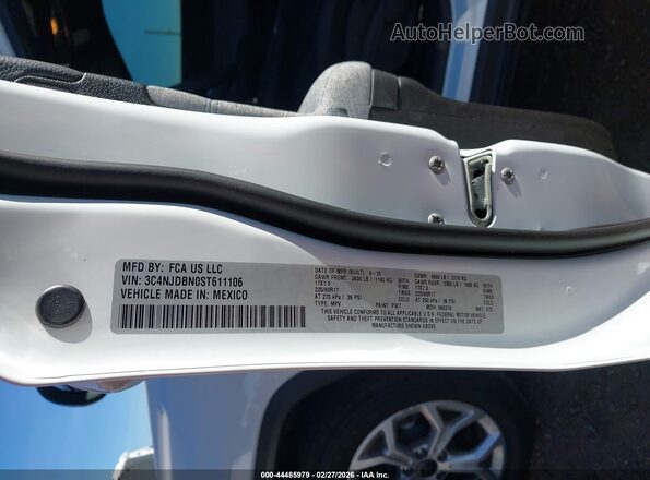 3C4NJDBN0ST611106 2025 JEEP COMPASS White Widok komory silnika