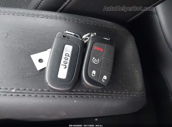 3C4NJDBN2TT162576 2026 JEEP COMPASS Red Vista del salpicadero
