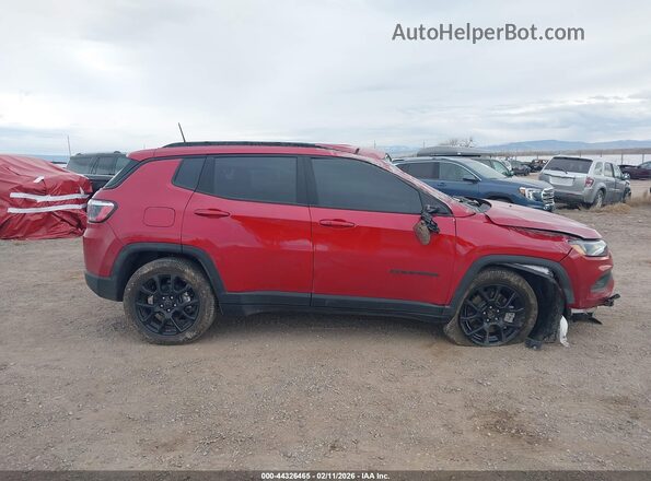 3C4NJDBN2TT162576 2026 JEEP COMPASS Red Vista interior trasera