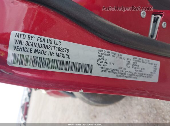 3C4NJDBN2TT162576 2026 JEEP COMPASS Red Vista del compartimento del motor