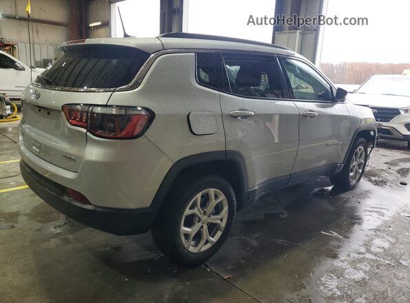 3C4NJDBN7RT147287 2024 JEEP COMPASS Silver Trasero derecho