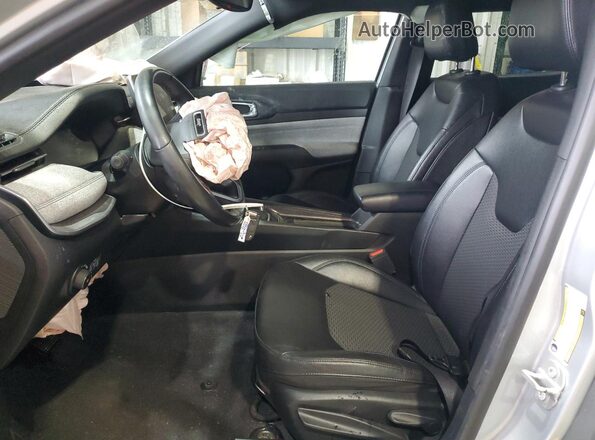 3C4NJDBN7RT147287 2024 JEEP COMPASS Silver Vista interior delantera