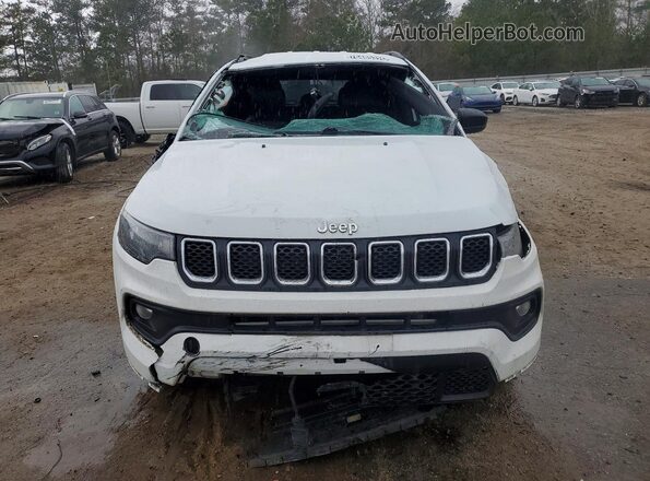 3C4NJDBN8PT553379 2023 JEEP COMPASS White Widok z przodu