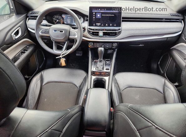 3C4NJDBN9PT561748 2023 JEEP COMPASS Белый Вид панели приборов