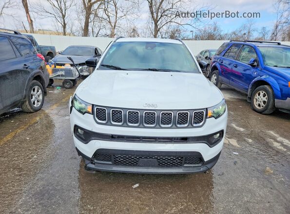 3C4NJDBN9PT561748 2023 JEEP COMPASS Белый Вид спереди