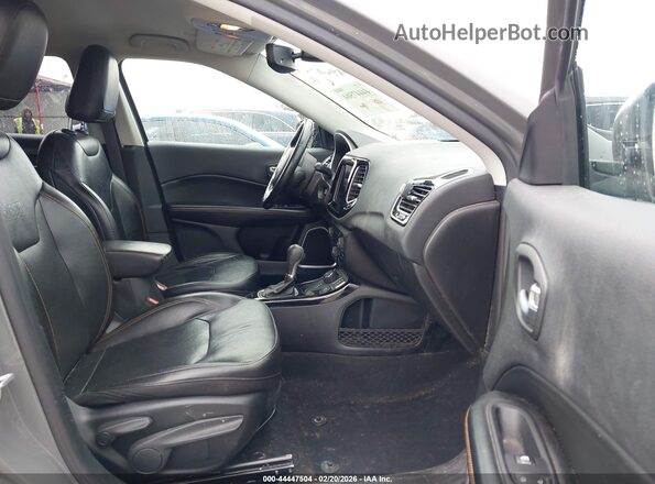 3C4NJDCB0LT178442 2020 JEEP COMPASS Gray Widok wnętrza z przodu