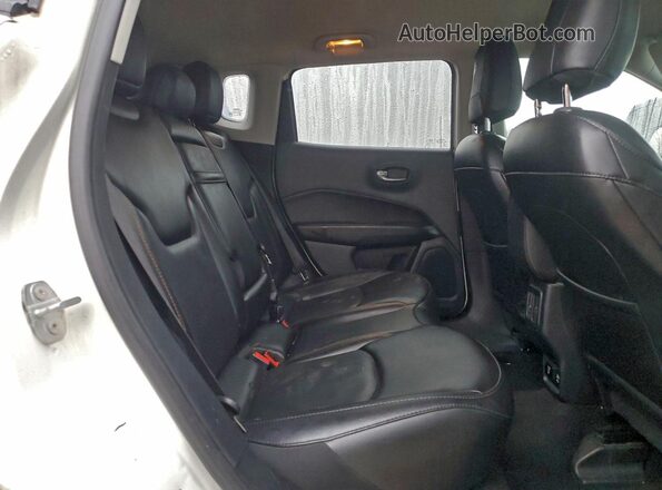 3C4NJDCB3KT641804 2019 JEEP COMPASS Белый Вид задней части салона