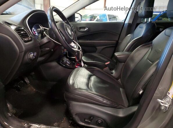 3C4NJDCB8KT673907 2019 JEEP COMPASS Silver წინა სალონის ხედი