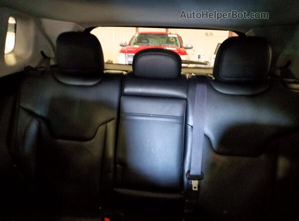 3C4NJDCB8KT673907 2019 JEEP COMPASS Silver უკანა სავარძლების ხედი