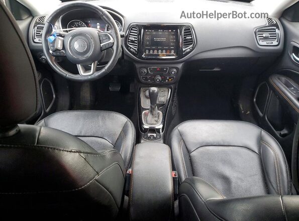 3C4NJDCB9KT617653 2019 JEEP COMPASS Черный Вид панели приборов