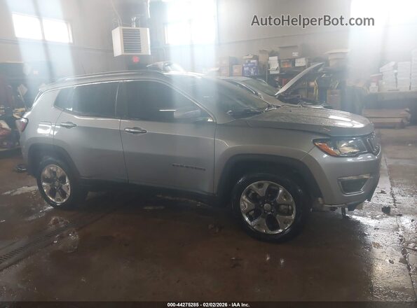 3C4NJDCB9MT523937 2021 JEEP COMPASS Серебряный Вид задней части салона