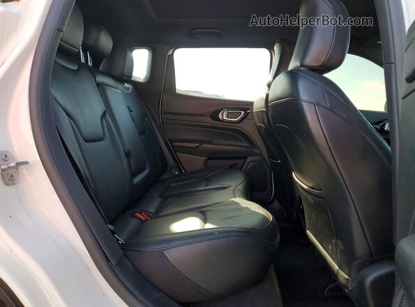 3C4NJDCN0PT515241 2023 JEEP COMPASS Белый Вид задней части салона