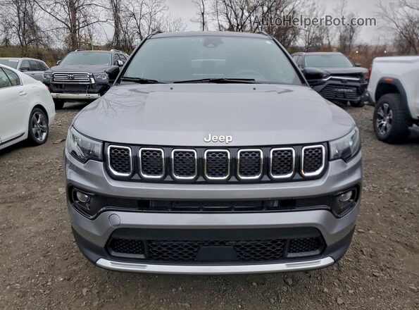 3C4NJDCN2PT537581 2023 JEEP COMPASS Серебряный Вид спереди