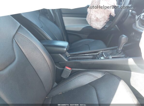 3C4NJDCN5RT583649 2024 JEEP COMPASS Gray Widok wnętrza z przodu