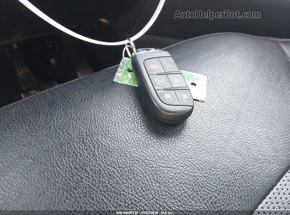 3C4NJDCN6PT512666 2023 JEEP COMPASS Серый Вид панели приборов