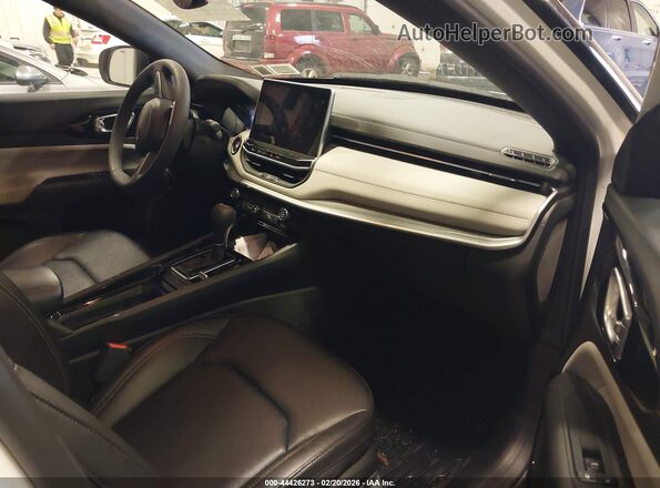 3C4NJDCN6RT151958 2024 JEEP COMPASS White Widok wnętrza z przodu
