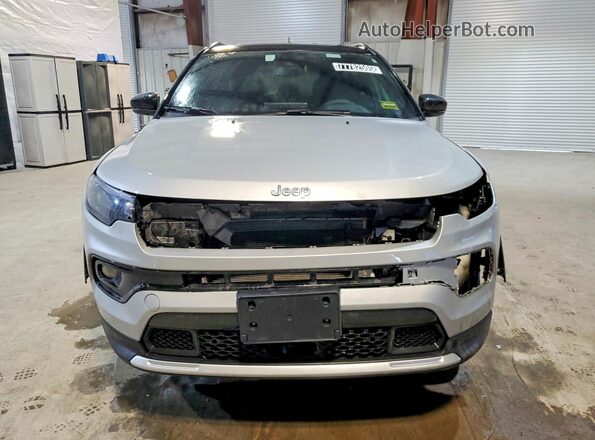3C4NJDCN6ST605535 2025 JEEP COMPASS Silver Widok z przodu