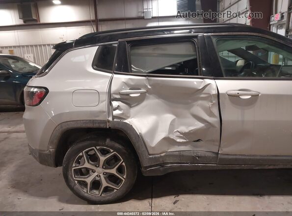 3C4NJDCN7RT151306 2024 JEEP COMPASS Silver წინა ხედი