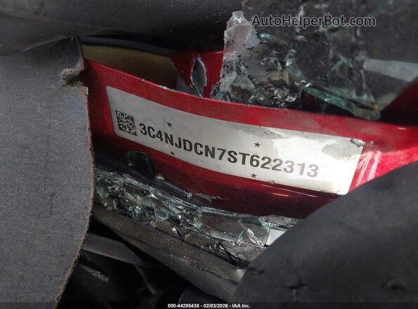 3C4NJDCN7ST622313 2025 JEEP COMPASS Red Շարժիչի բաժամունքի տեսք