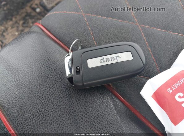 3C4NJDCN8PT568558 2023 JEEP COMPASS Белый Вид салона спереди