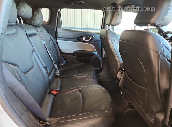 3C4NJDCN8ST579097 2025 JEEP COMPASS Белый Вид задней части салона