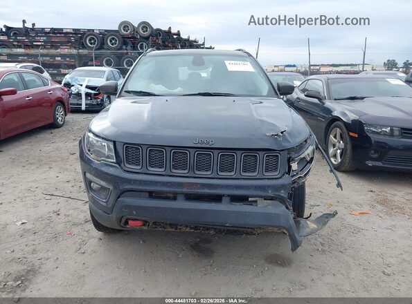 3C4NJDDB0JT424093 2018 JEEP COMPASS Gray Widok wnętrza z tyłu
