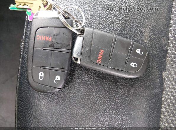 3C4NJDDB0KT817111 2019 JEEP COMPASS Оранжевый Вид панели приборов