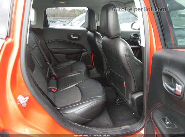 3C4NJDDB0KT817111 2019 JEEP COMPASS Оранжевый Вид наклейки с VIN-кодом