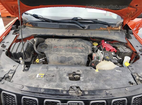 3C4NJDDB0KT817111 2019 JEEP COMPASS Оранжевый Вид сзади