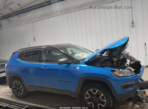 3C4NJDDB5JT485598 2018 JEEP COMPASS Синий Вид задней части салона