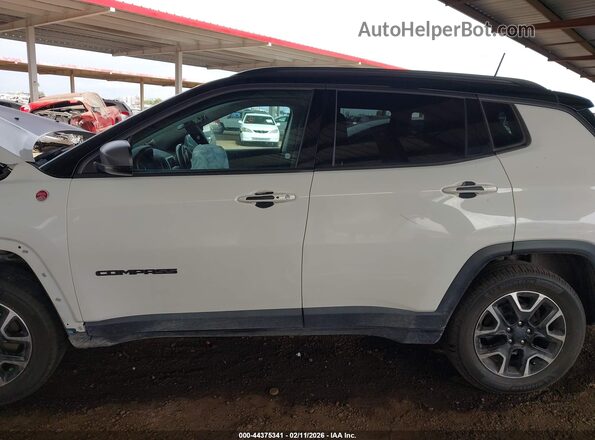 3C4NJDDB6KT799889 2019 JEEP COMPASS White Панорамний вид салону 360°