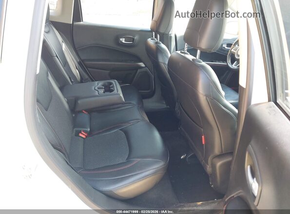 3C4NJDDB7HT660587 2017 JEEP NEW COMPASS White Vista de la etiqueta del VIN