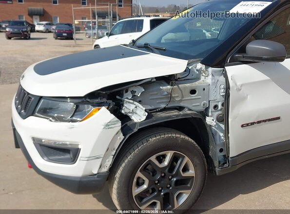 3C4NJDDB7HT660587 2017 JEEP NEW COMPASS White Vista frontal