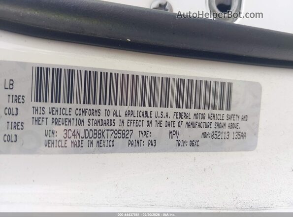 3C4NJDDB8KT795827 2019 JEEP COMPASS White Շարժիչի բաժամունքի տեսք